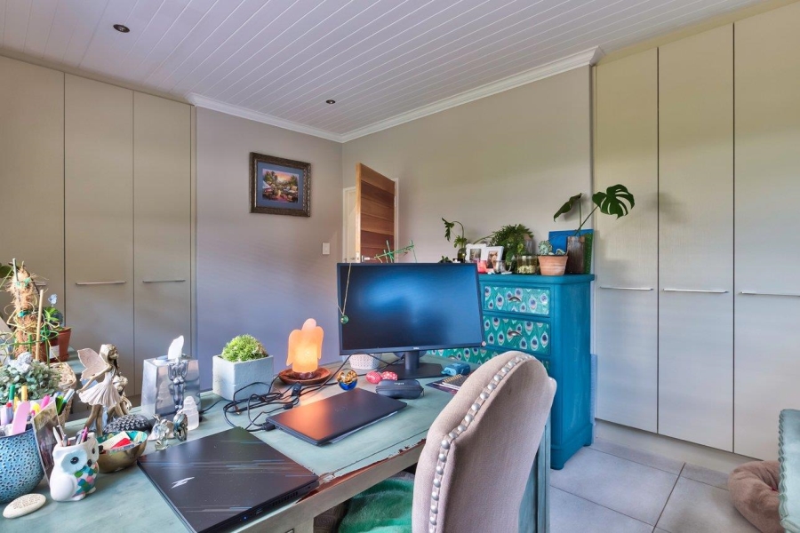 To Let 3 Bedroom Property for Rent in Kenridge Western Cape